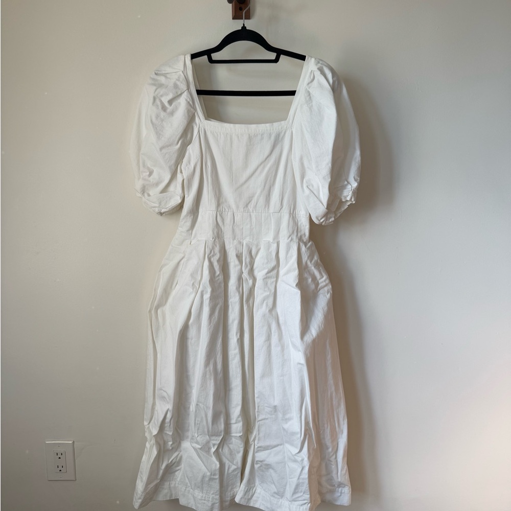 Elegant White Puff Sleeve Dress